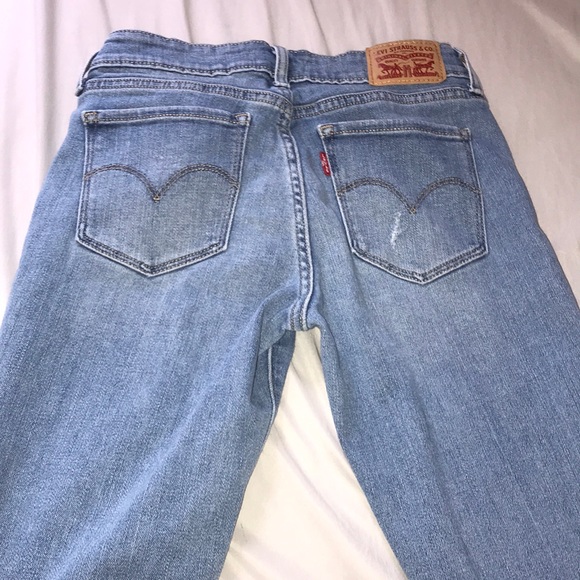 RIPPED MEDIUM WASHED LEVI JEANS - Picture 4 of 5